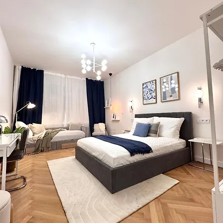 National Theatre With 2 Bathrooms Center Daire