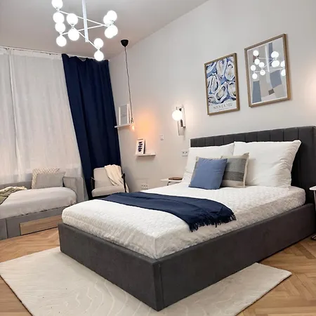 National Theatre With 2 Bathrooms Center Daire