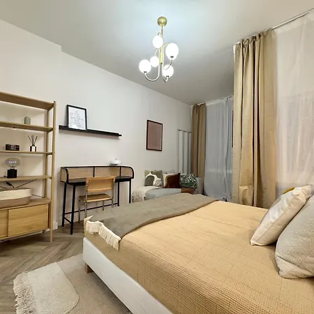 Daire National Theatre With 2 Bathrooms Center *